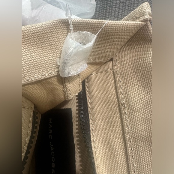 Marc Jacobs || NWT || Workwear Small Canvas Tote w/ Strap - Picture 6 of 14